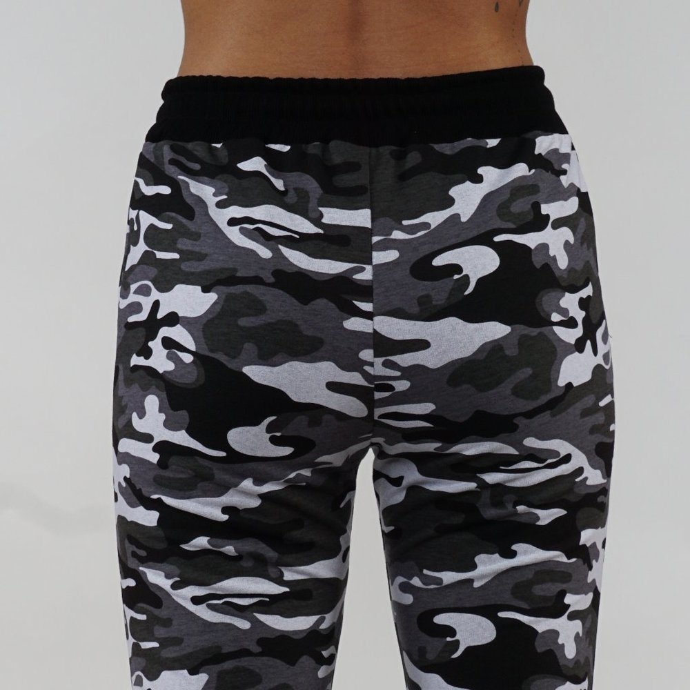 Camouflage Joggers Sweatpants with Pockets - Picture 5 of 9